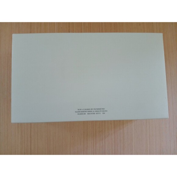 Hallmark Class of 2025 Graduation Gift Trinket Tray & Socks Senior College Gift - Picture 10 of 11